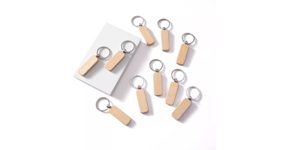 Llavero de madera rectangular