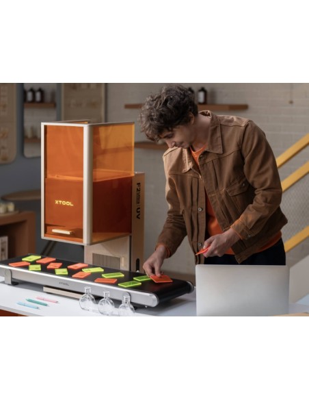 xTool F2 Ultra UV - Grabadora con láser ultravioleta