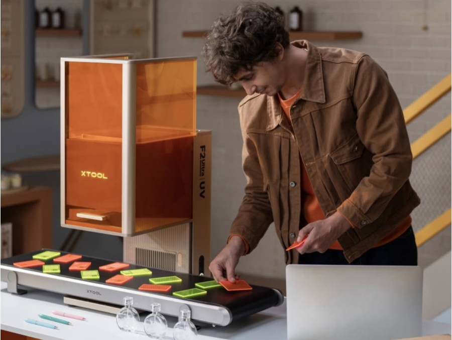 xTool F2 Ultra UV - Grabadora con láser ultravioleta